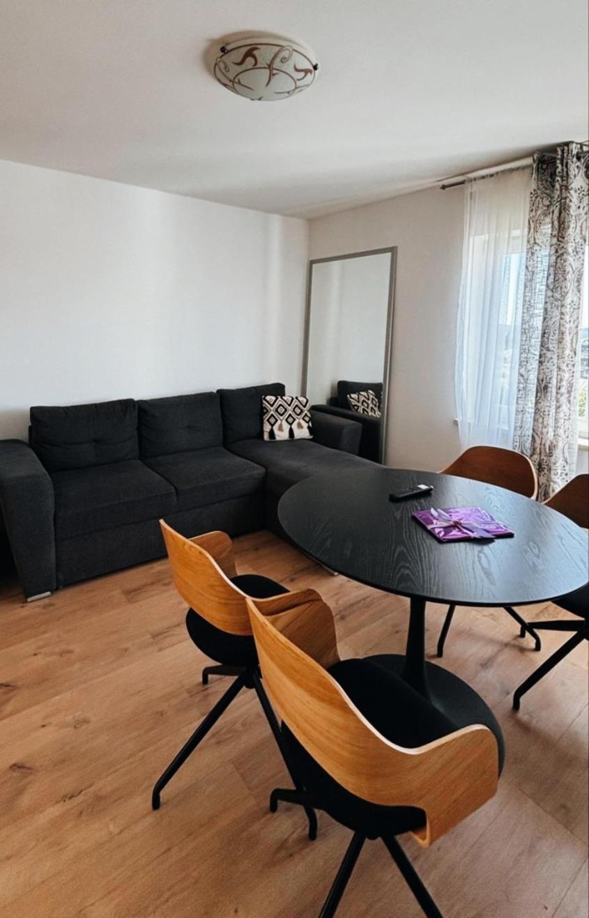 Ana Appartement Pula Buitenkant foto