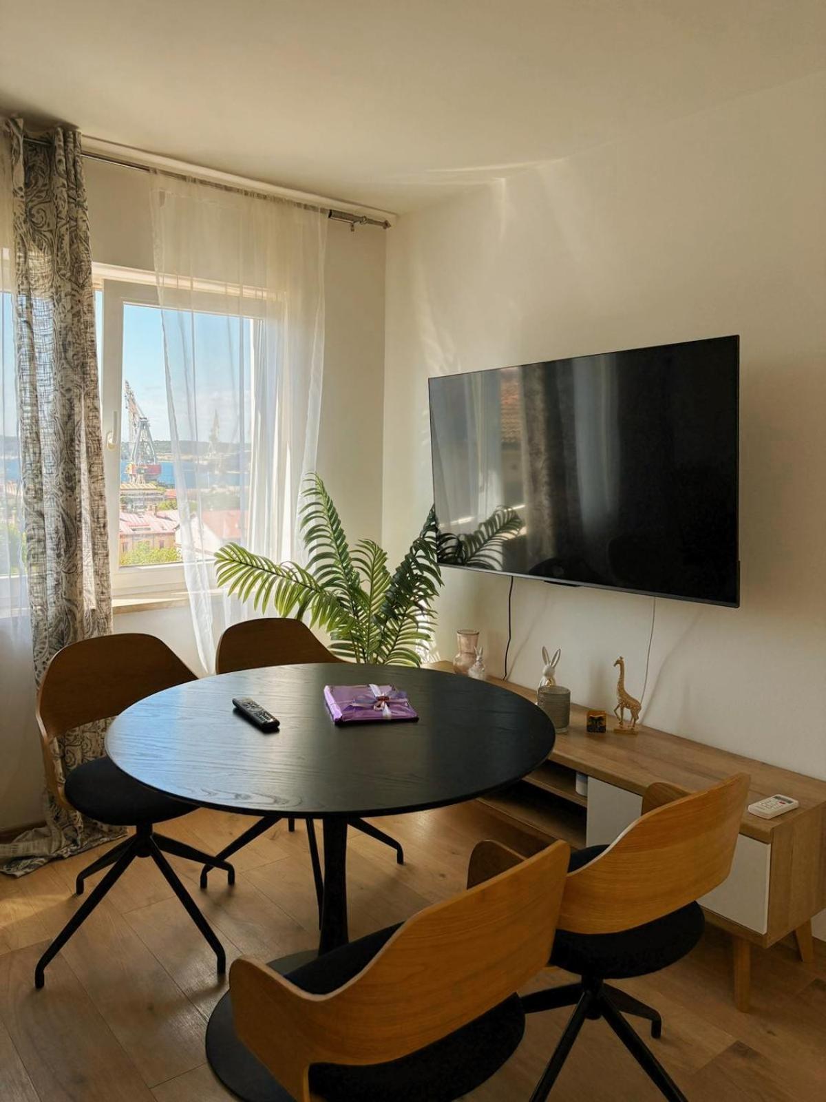 Ana Appartement Pula Buitenkant foto