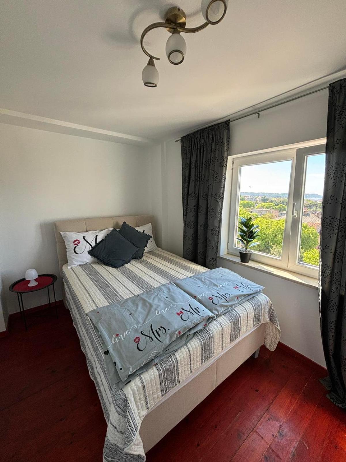 Ana Appartement Pula Buitenkant foto